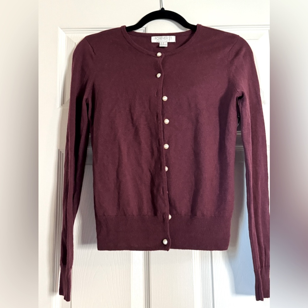 Button up Forever 21 sweater size M